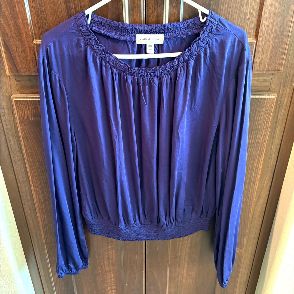 Brand new never worn Large Cloth & Stone long sleeve top